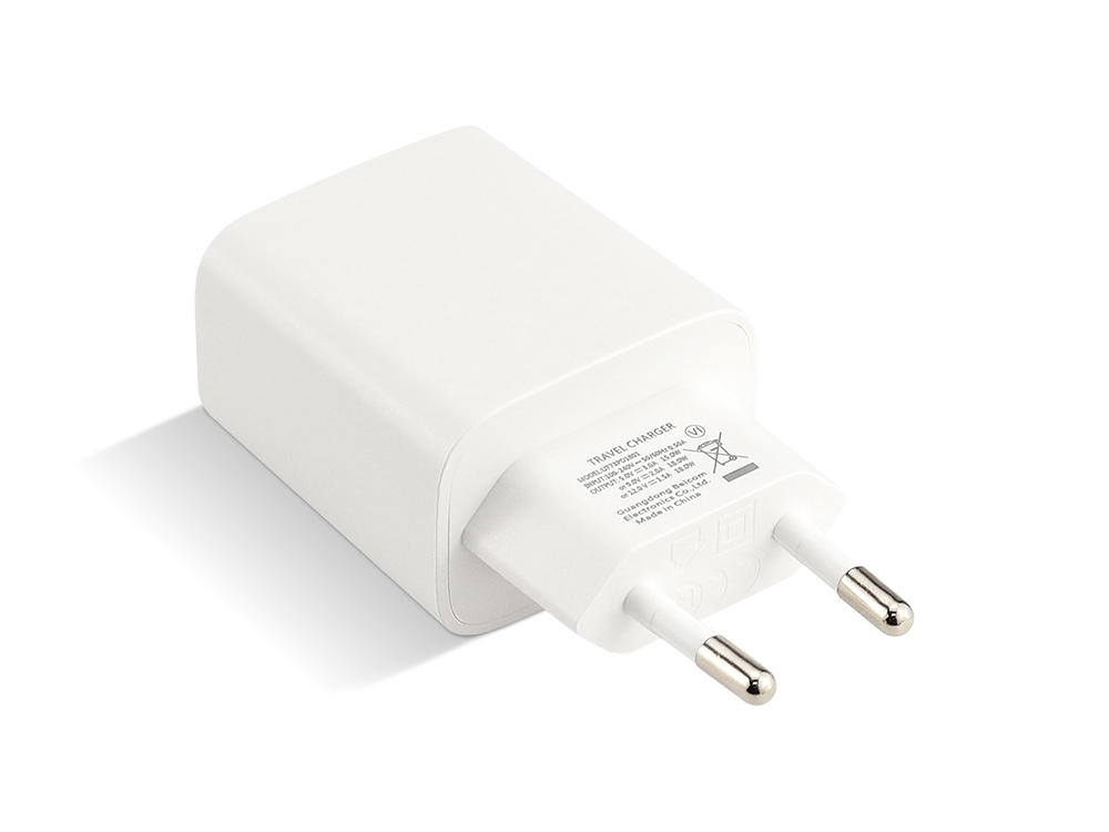 UF73PD1801 欧规18W手机充电器9V 2A充电头单C